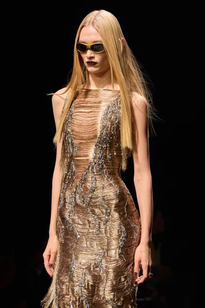 Look 94